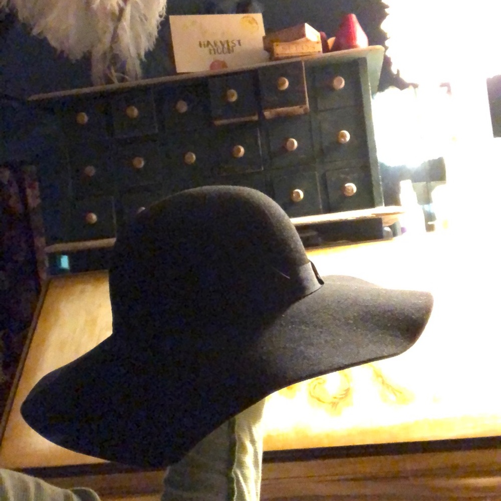 August hat company for a winter date